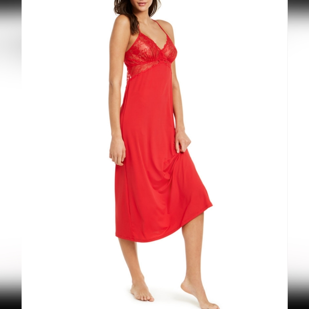 Red lace Long Nightgown nwt
